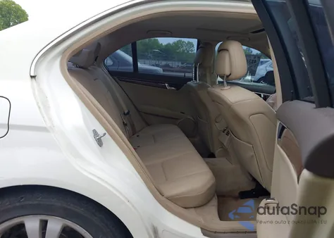 2009 Mercedes-Benz C 300 Luxury/Sport from USA, damaged, VIN WDDGF54X89R048281